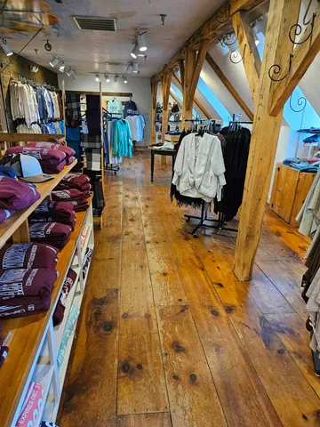 $2,575 | 312 Daniel Webster Highway, Meredith, NH 03253