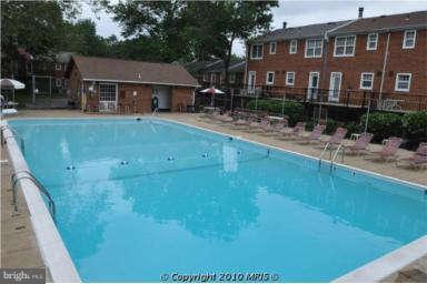 4626 28th Road South, Unit A Arlington, VA 22206 - Photo 20 of 30 Community Pool