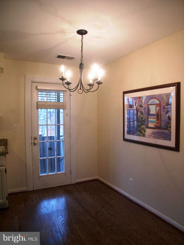 4626 28th Road South, Unit A Arlington, VA 22206 - Photo 4 of 30 Dining Room