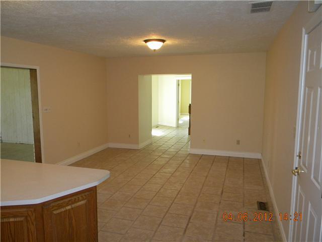 2391 East Eden Road Greenfield, IN 46140 - Photo 3 of 11