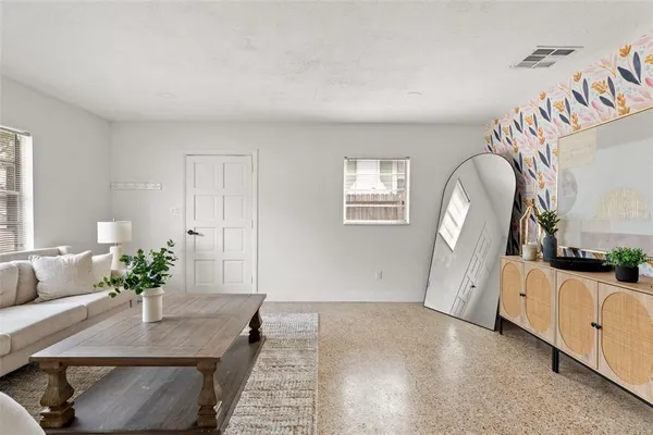 $3,200 | 314 West Alva Street, Tampa, FL 33603