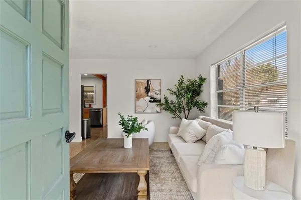 $3,200 | 314 West Alva Street, Tampa, FL 33603