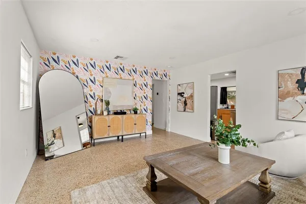 $3,200 | 314 West Alva Street, Tampa, FL 33603