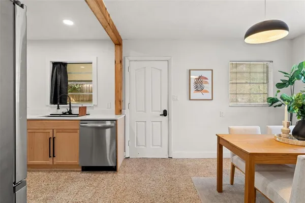 $3,200 | 314 West Alva Street, Tampa, FL 33603