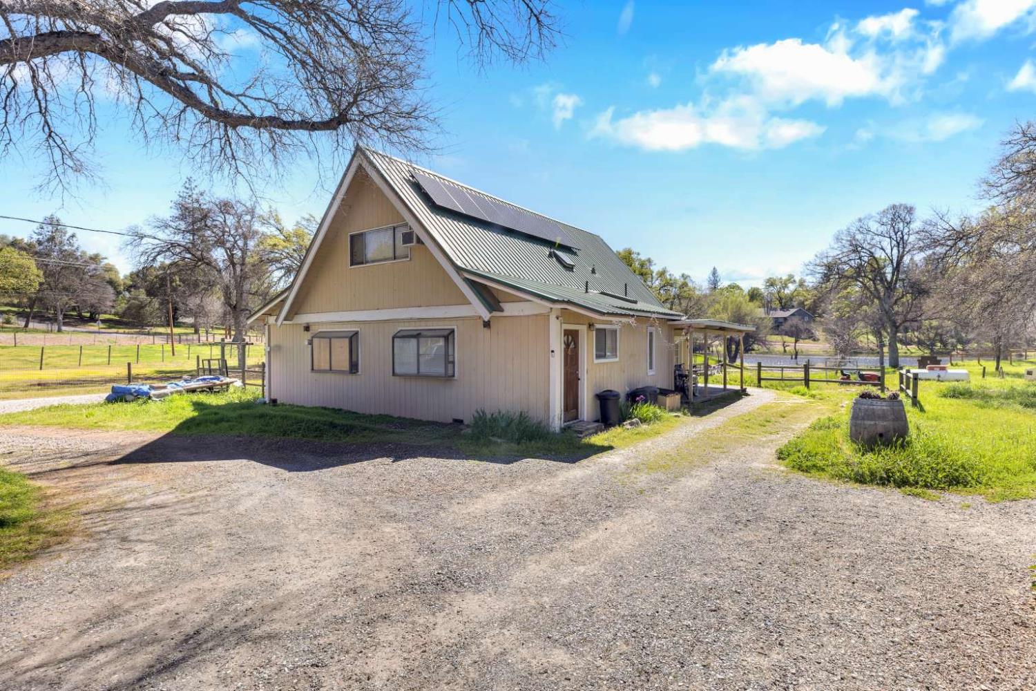 13489 Yorkshire Road Groveland, CA 95321 - Photo 1 of 35