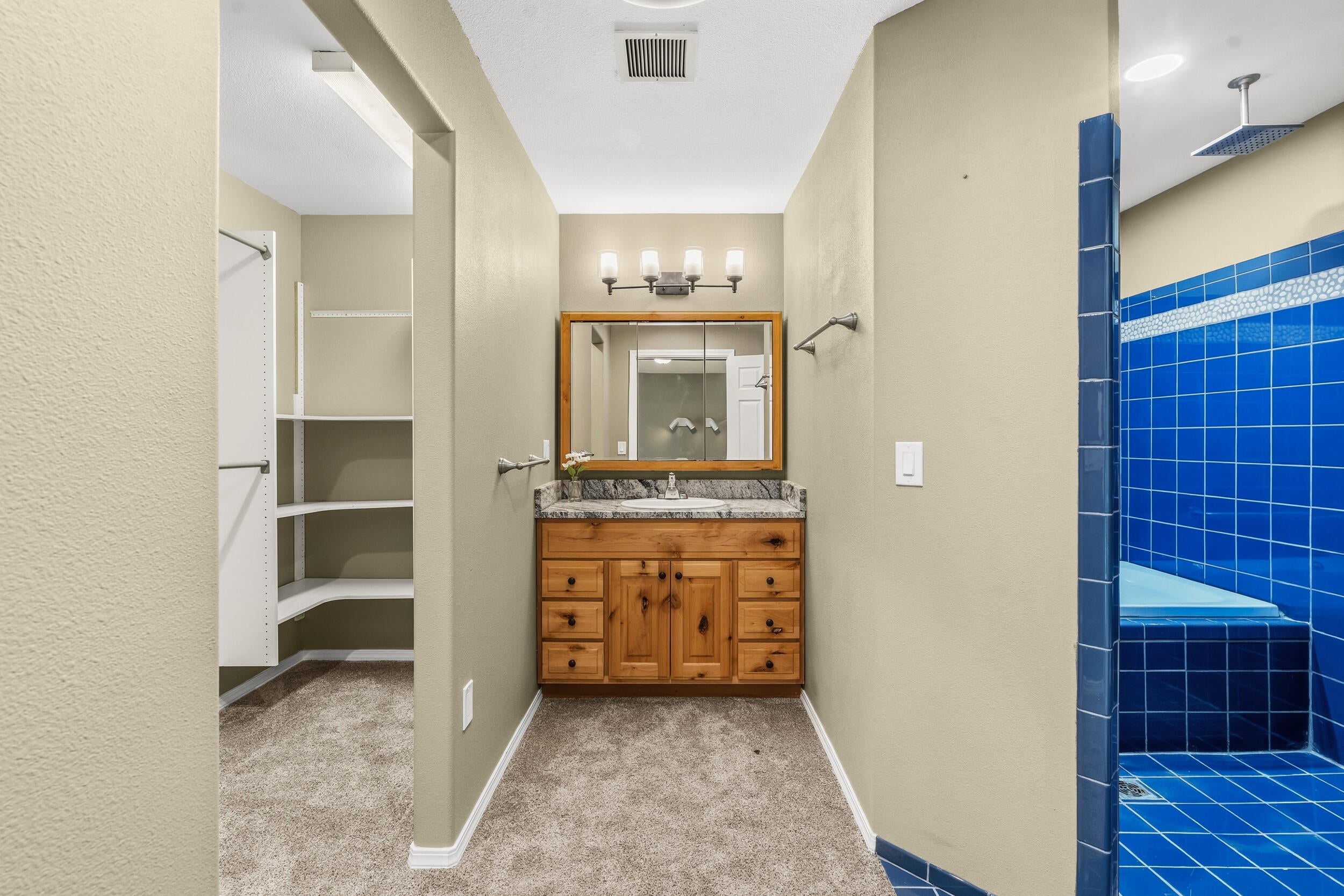 1698 Davis Creek Road Selma, OR 97538 - Photo 19 of 42 18 Primary Bathroom