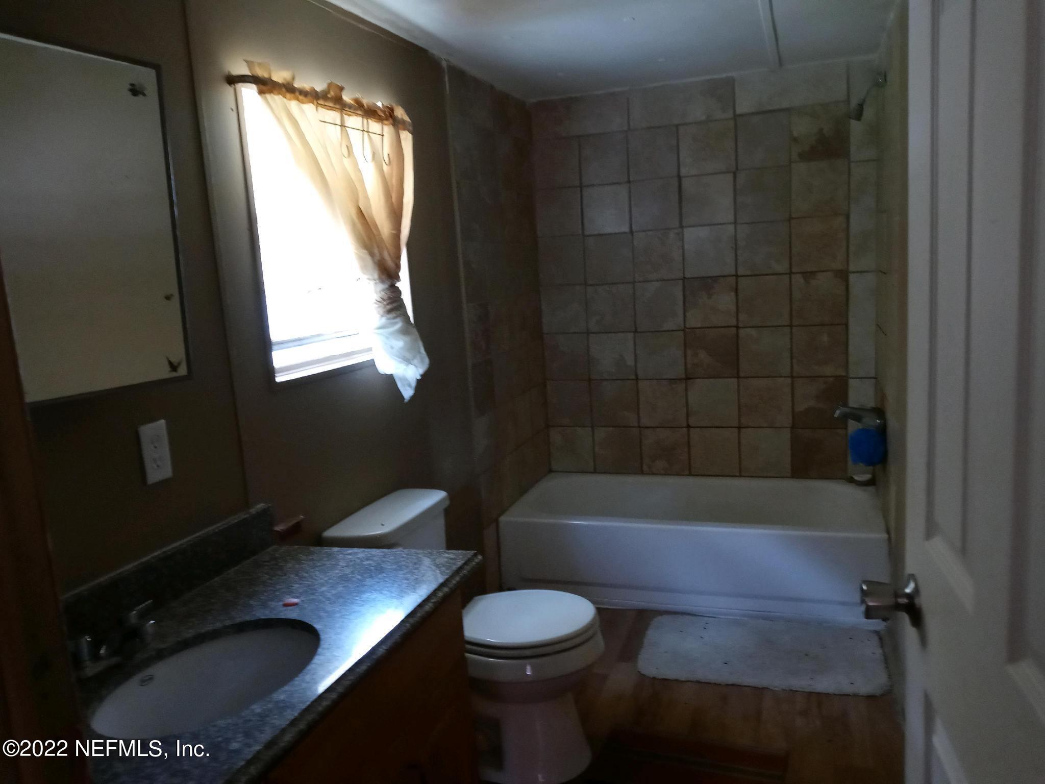 763 Georgetown Denver Road, Unit 1 Crescent City, FL 32112 - Photo 20 of 29 Master Bath