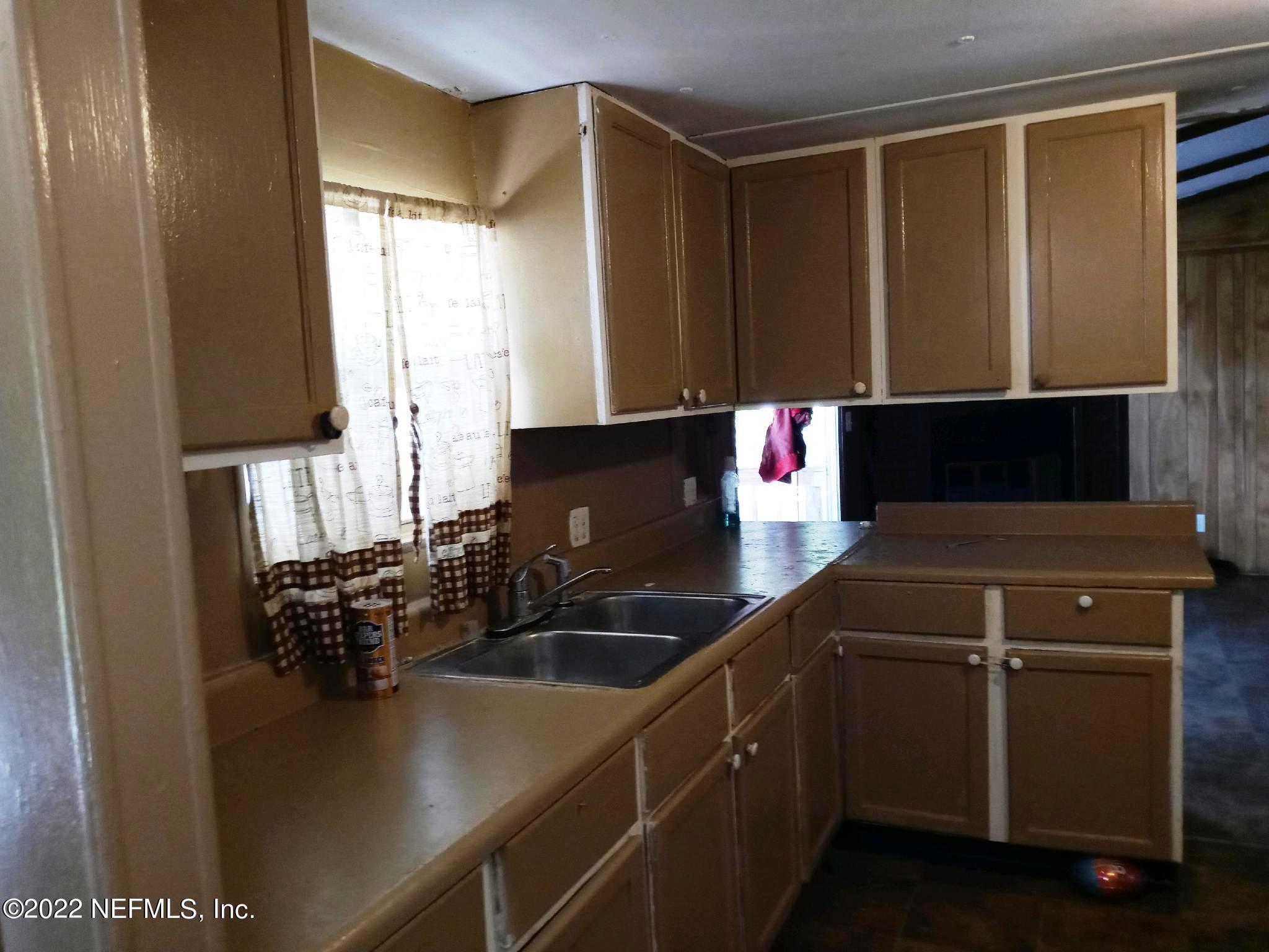 763 Georgetown Denver Road, Unit 1 Crescent City, FL 32112 - Photo 8 of 29 Kitchen