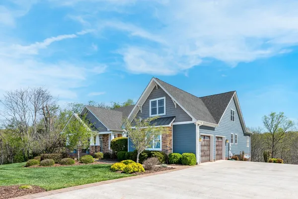 $925,000 | 1420 West Crossing Drive, Forest, VA 24551