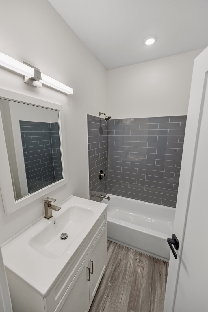 708 East 90th Street Chicago, IL 60619 - Photo 20 of 47