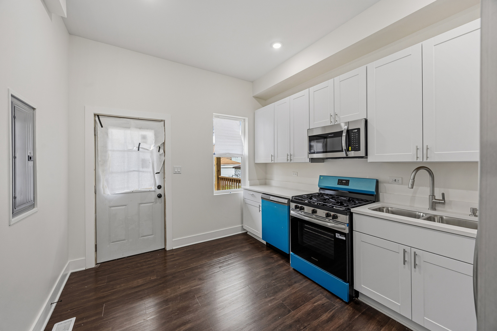 708 East 90th Street Chicago, IL 60619 - Photo 22 of 47