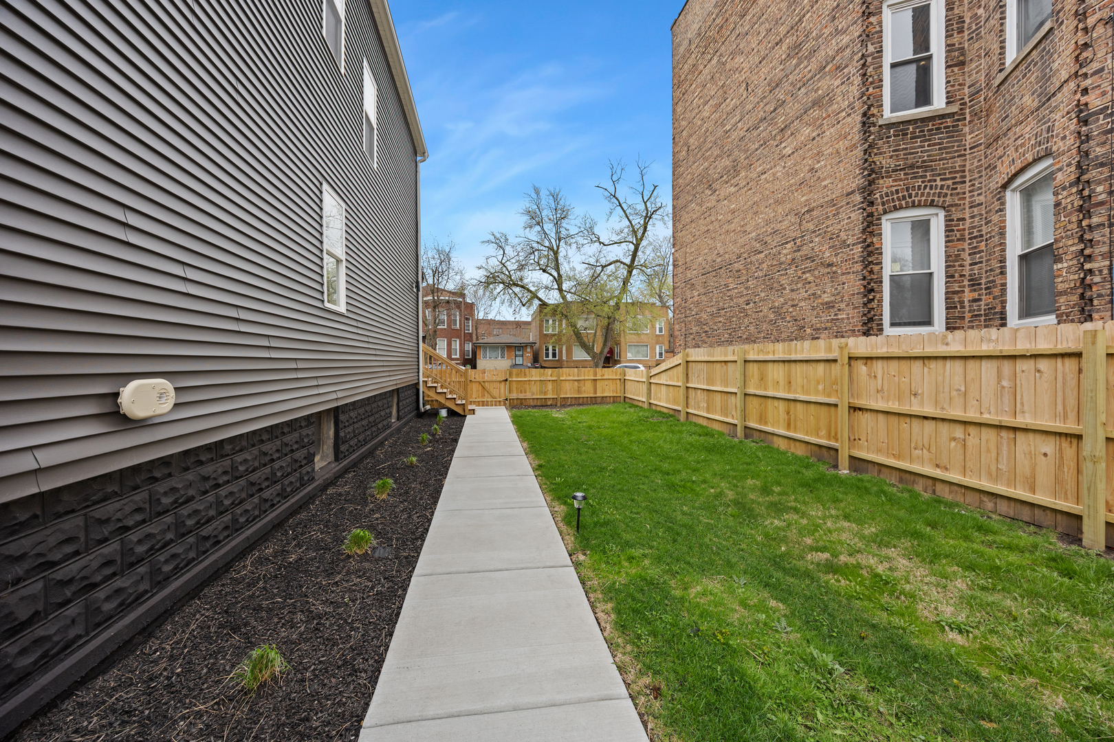 708 East 90th Street Chicago, IL 60619 - Photo 5 of 47