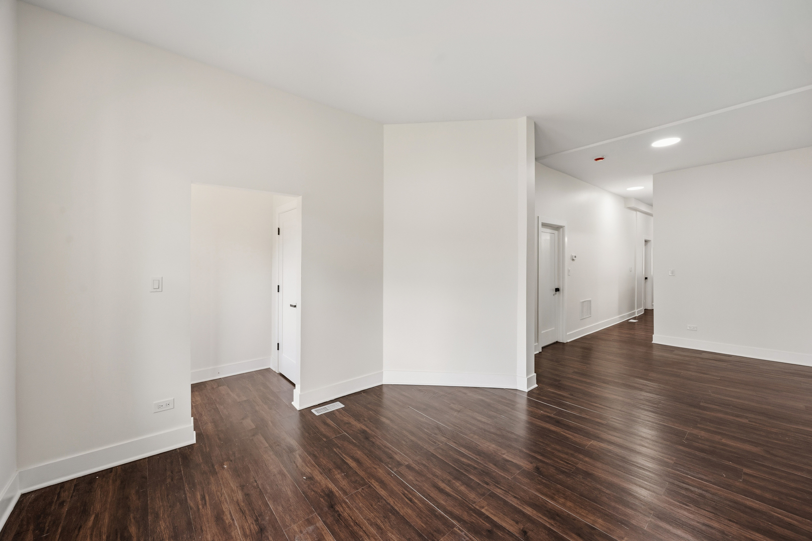 708 East 90th Street Chicago, IL 60619 - Photo 10 of 47