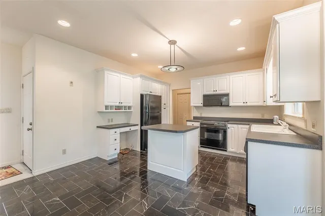 $485,000 | 2566 Stone Ridge Drive, Poplar Bluff, MO 63901