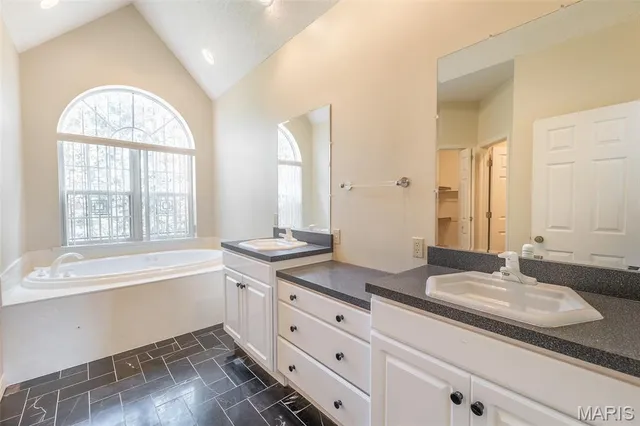 $485,000 | 2566 Stone Ridge Drive, Poplar Bluff, MO 63901