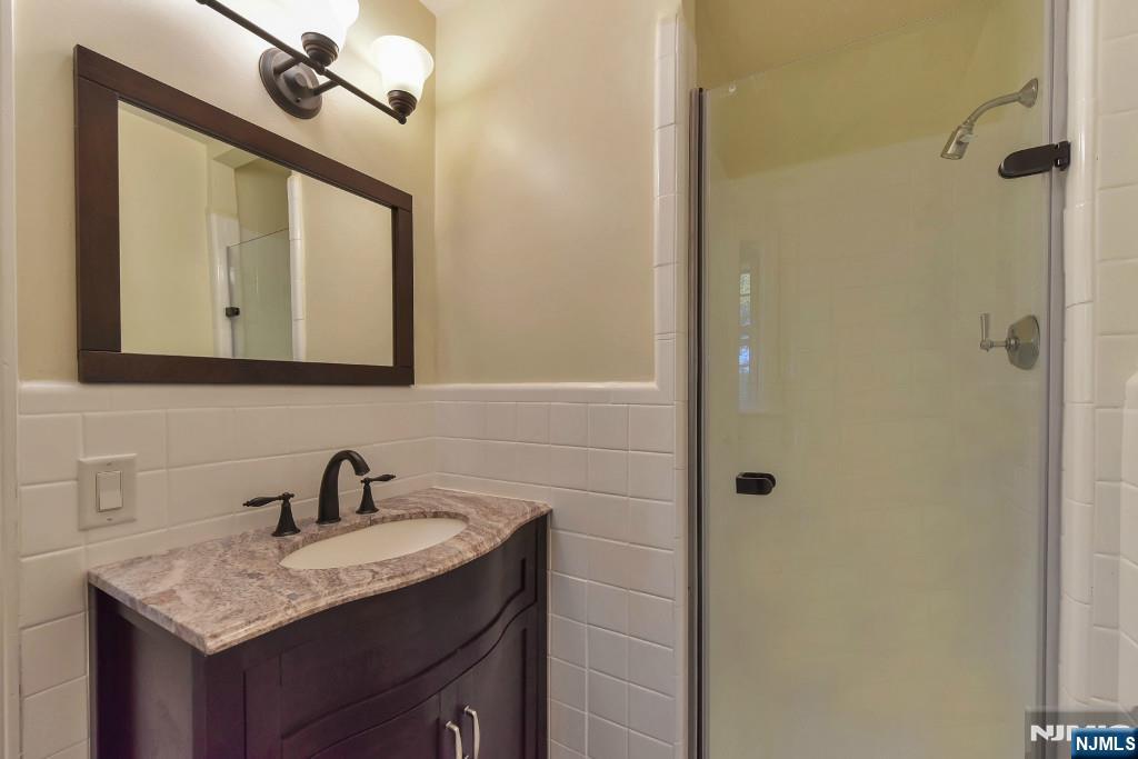 4 Marconi Street Tenafly, NJ 07670 - Photo 13 of 35