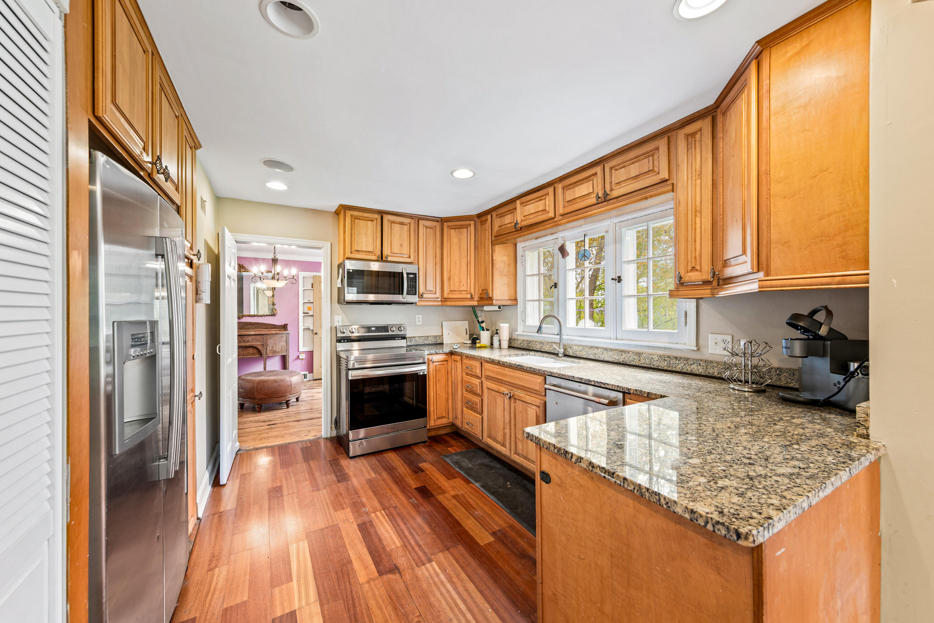 825 Lone Tree Road Elm Grove, WI 53122 - Photo 15 of 37 Kitchen