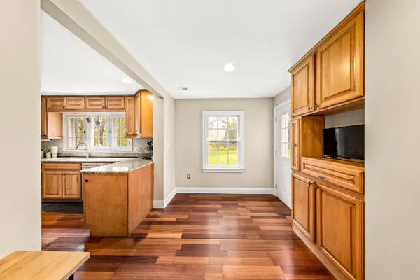 $800,000 | 825 Lone Tree Road, Elm Grove, WI 53122