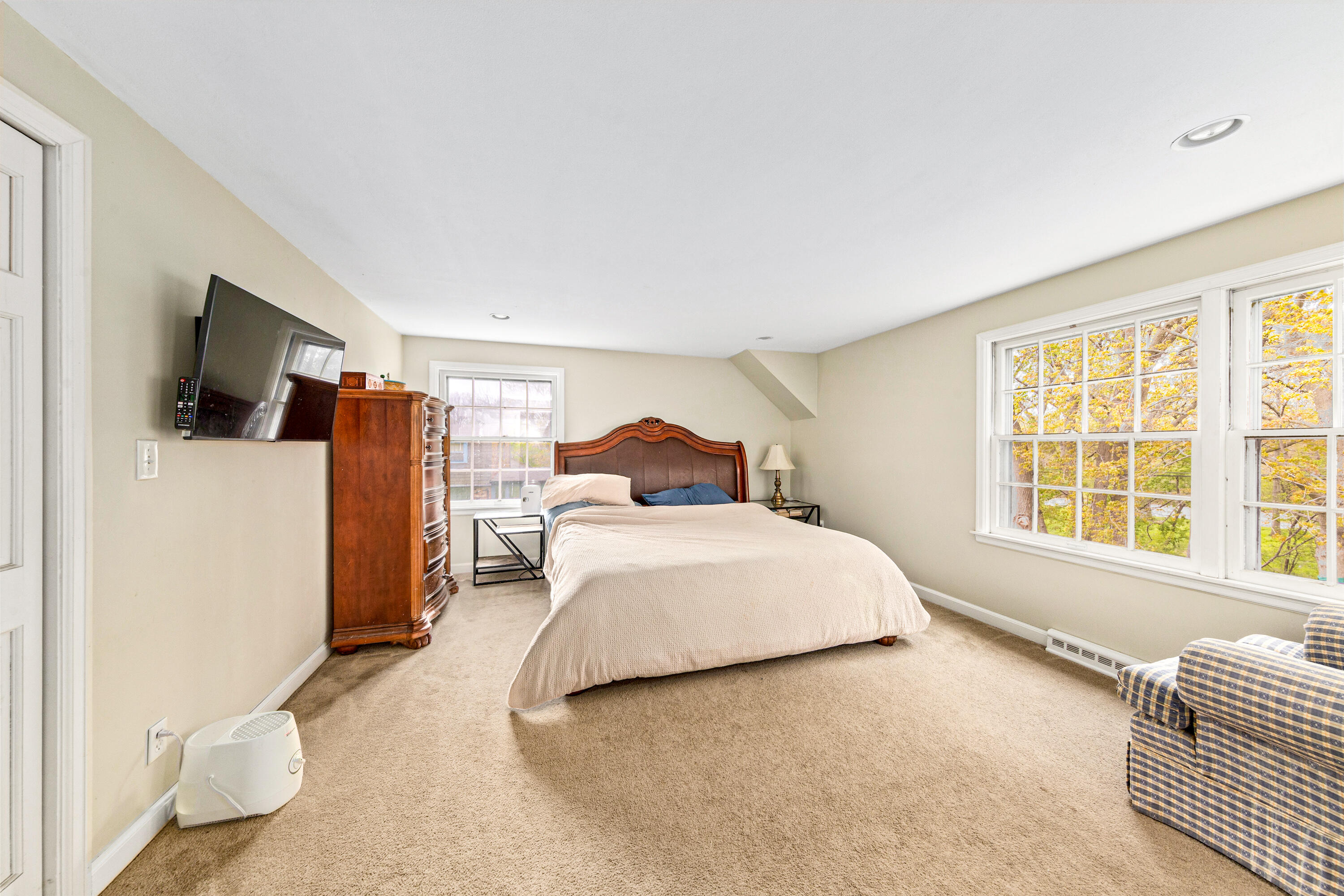 825 Lone Tree Road Elm Grove, WI 53122 - Photo 23 of 37 Primary Bedroom