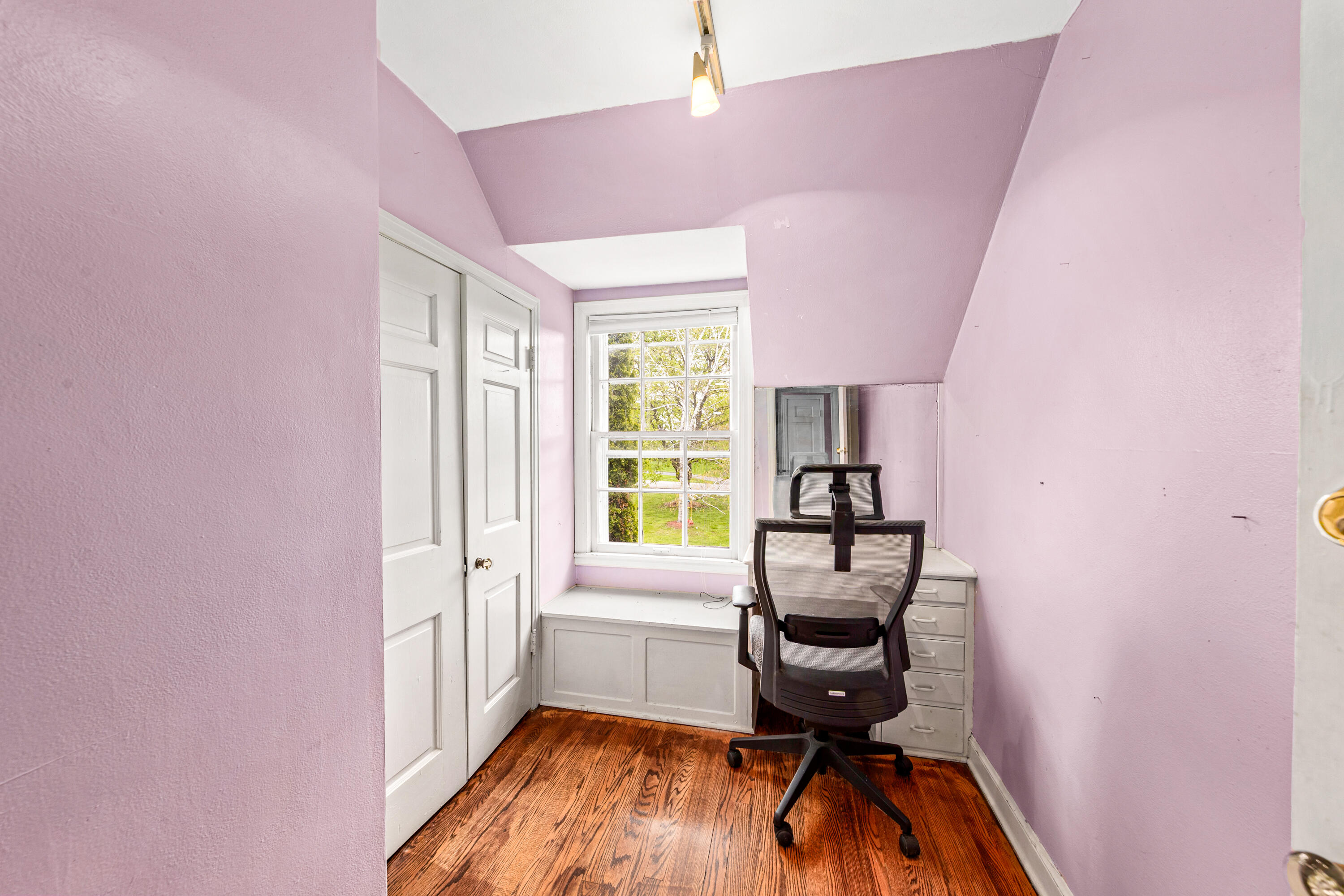 825 Lone Tree Road Elm Grove, WI 53122 - Photo 29 of 37 Reading Nook