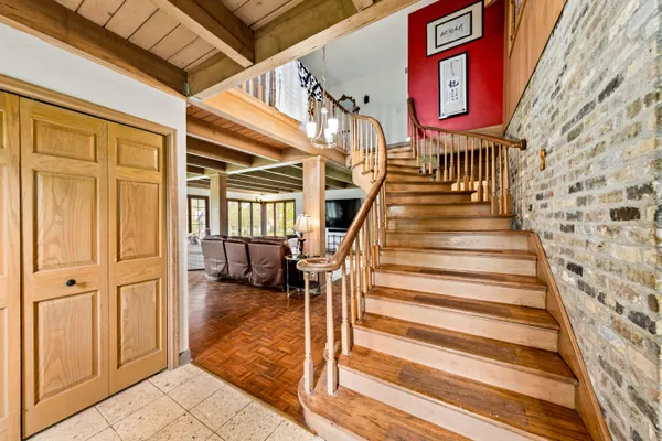 $800,000 | 825 Lone Tree Road, Elm Grove, WI 53122