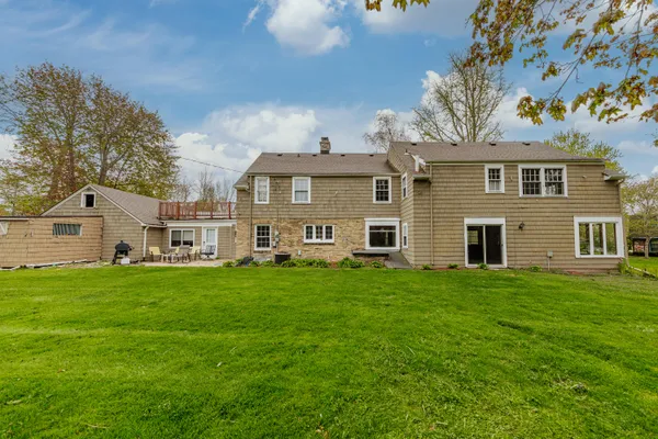 $800,000 | 825 Lone Tree Road, Elm Grove, WI 53122
