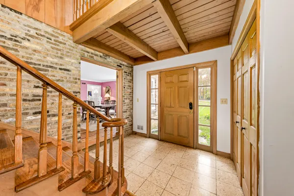 $800,000 | 825 Lone Tree Road, Elm Grove, WI 53122