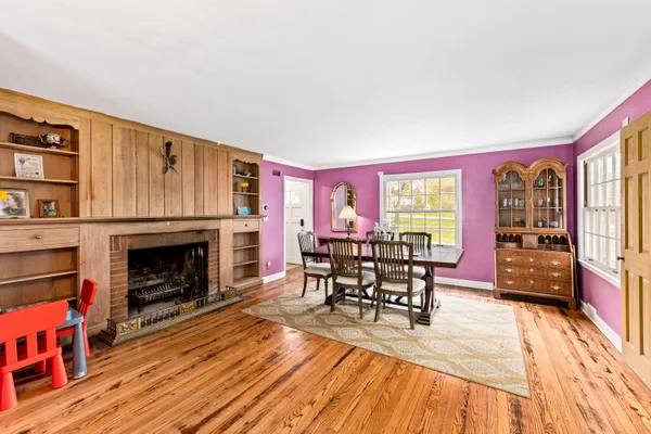 $800,000 | 825 Lone Tree Road, Elm Grove, WI 53122