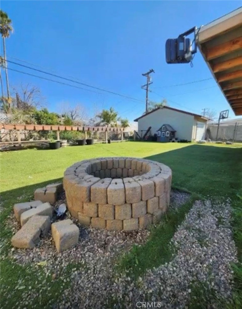 833 North Lilac Avenue Rialto, CA 92376 - Photo 4 of 17