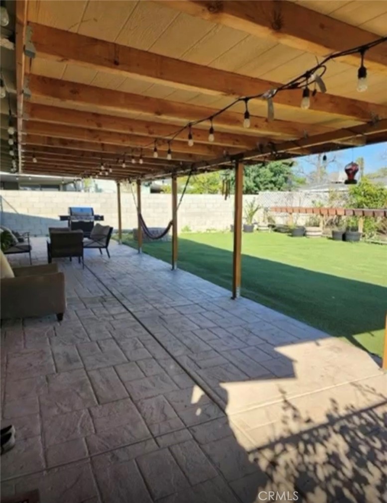 833 North Lilac Avenue Rialto, CA 92376 - Photo 6 of 17