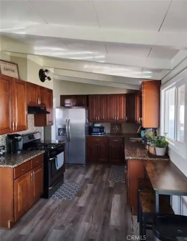 833 North Lilac Avenue Rialto, CA 92376 - Photo 7 of 17