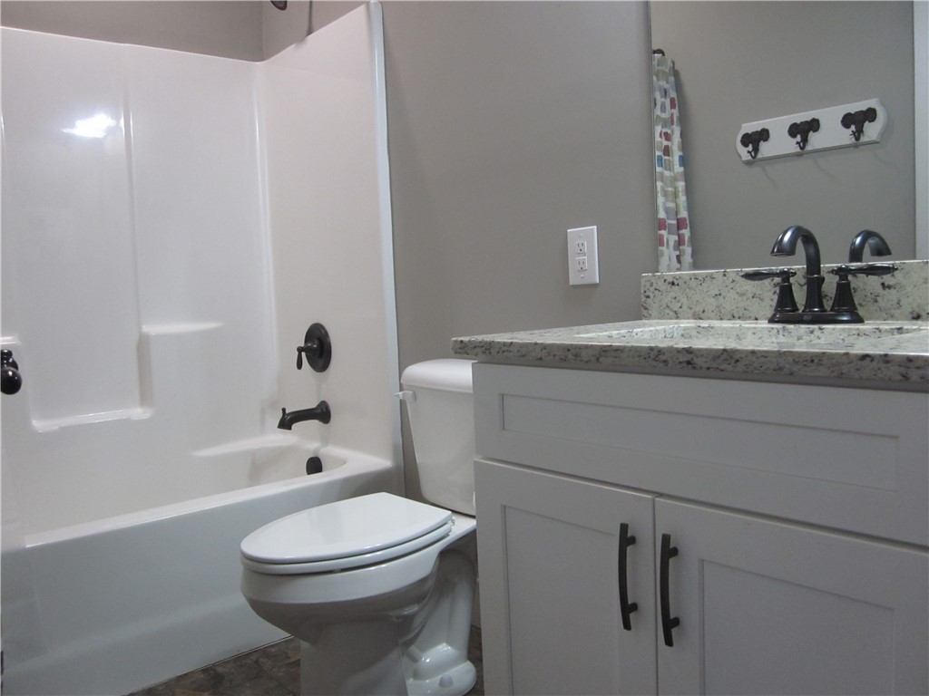 105 Jefferson Place Walhalla, SC 29691 - Photo 19 of 25 Guest bathroom