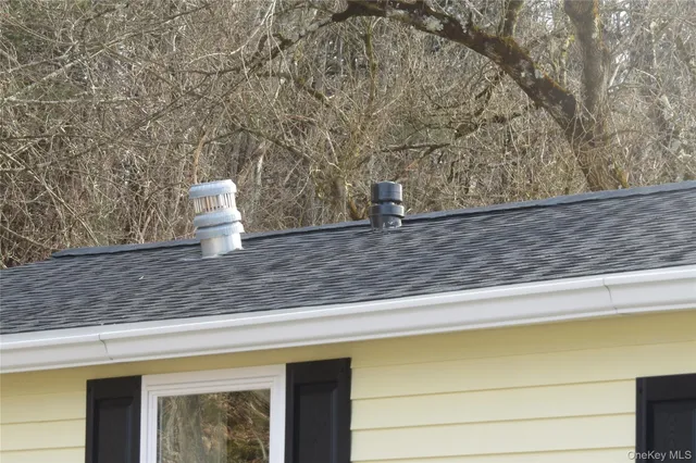 a view of a bird bath tub