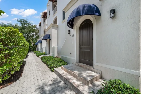$1,750,000 | 349 Madeira Avenue, Unit 349, Coral Gables, FL 33134