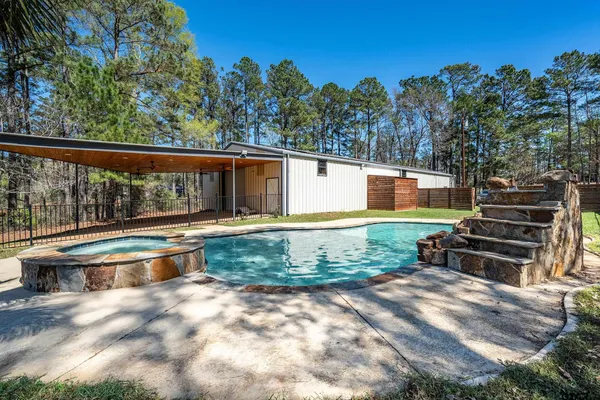 $929,000 | 3481 Loop 343, Rusk, TX 75785