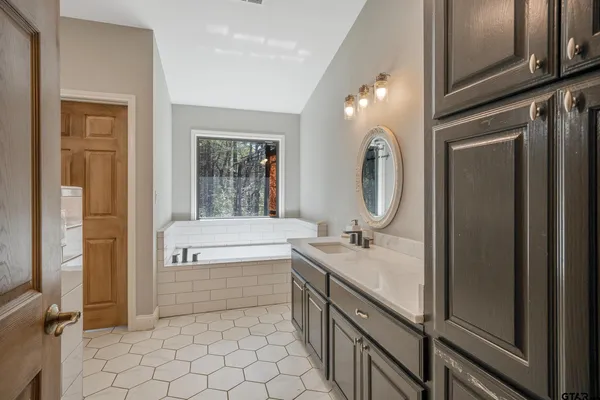 $929,000 | 3481 Loop 343, Rusk, TX 75785