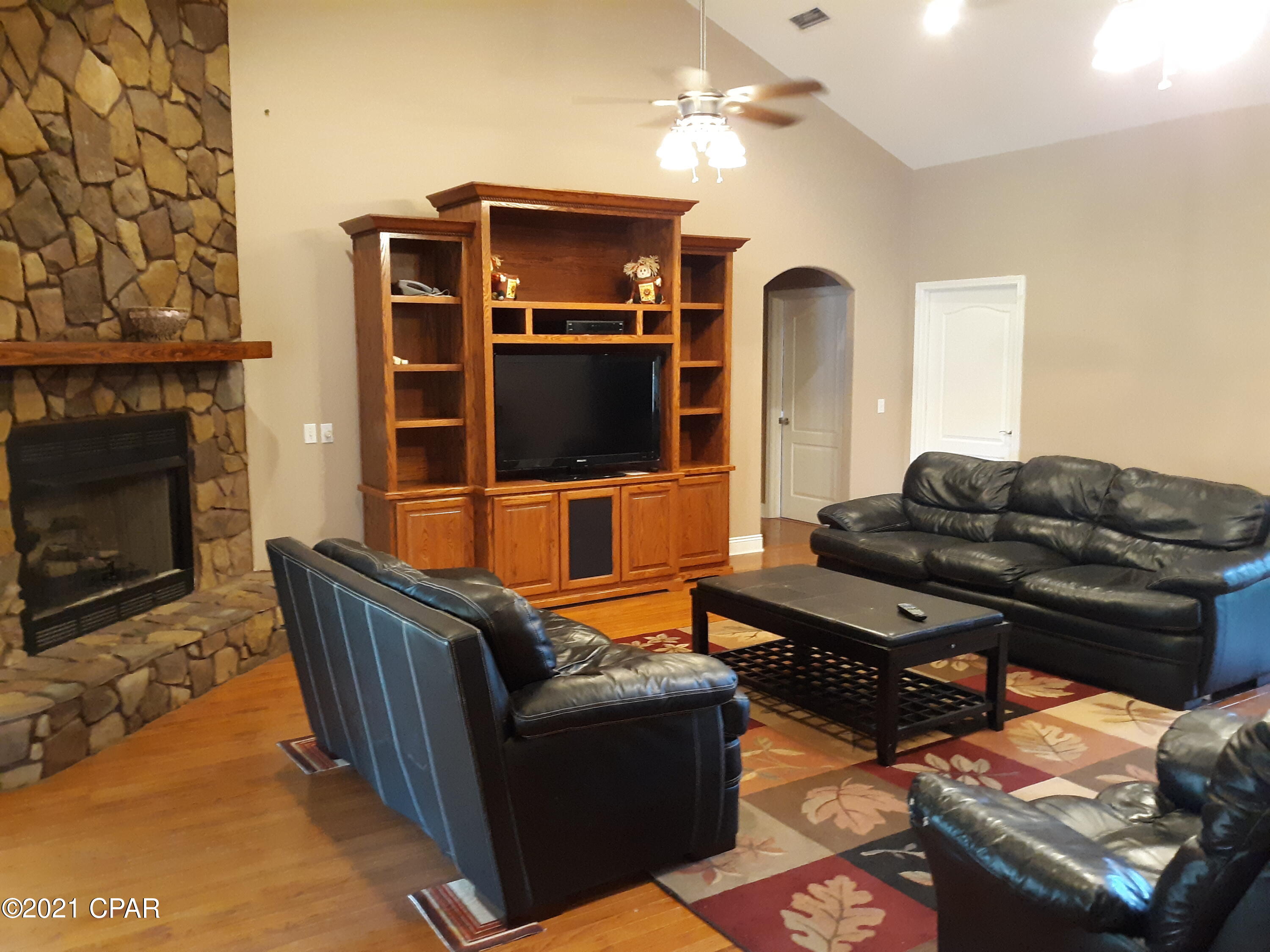 4882 Logan Loop Malone, FL 32445 - Photo 10 of 32 Gallery Image 10