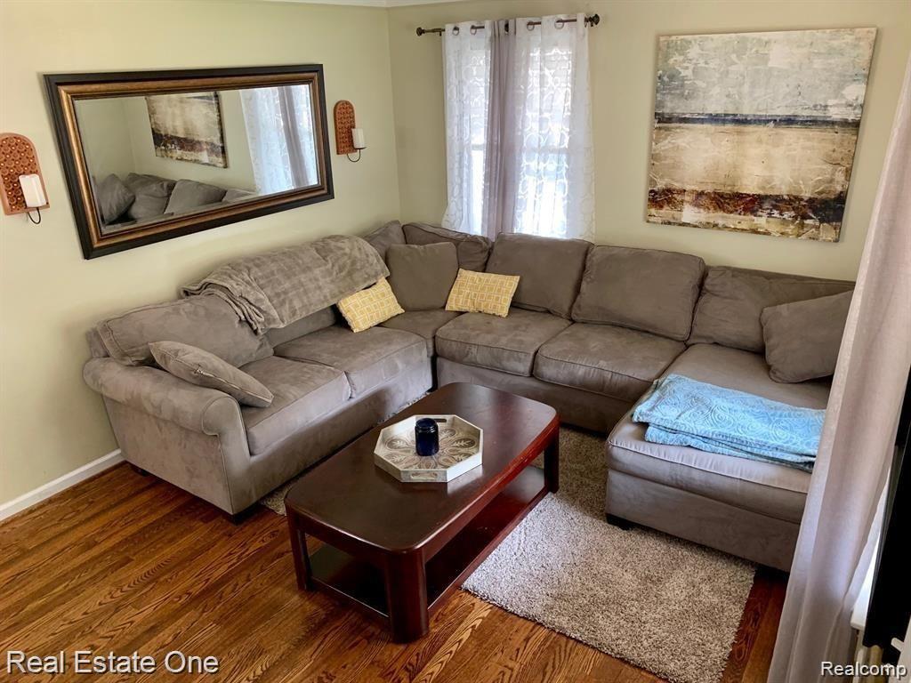 3822 Durham Road Royal Oak, MI 48073 - Photo 2 of 19