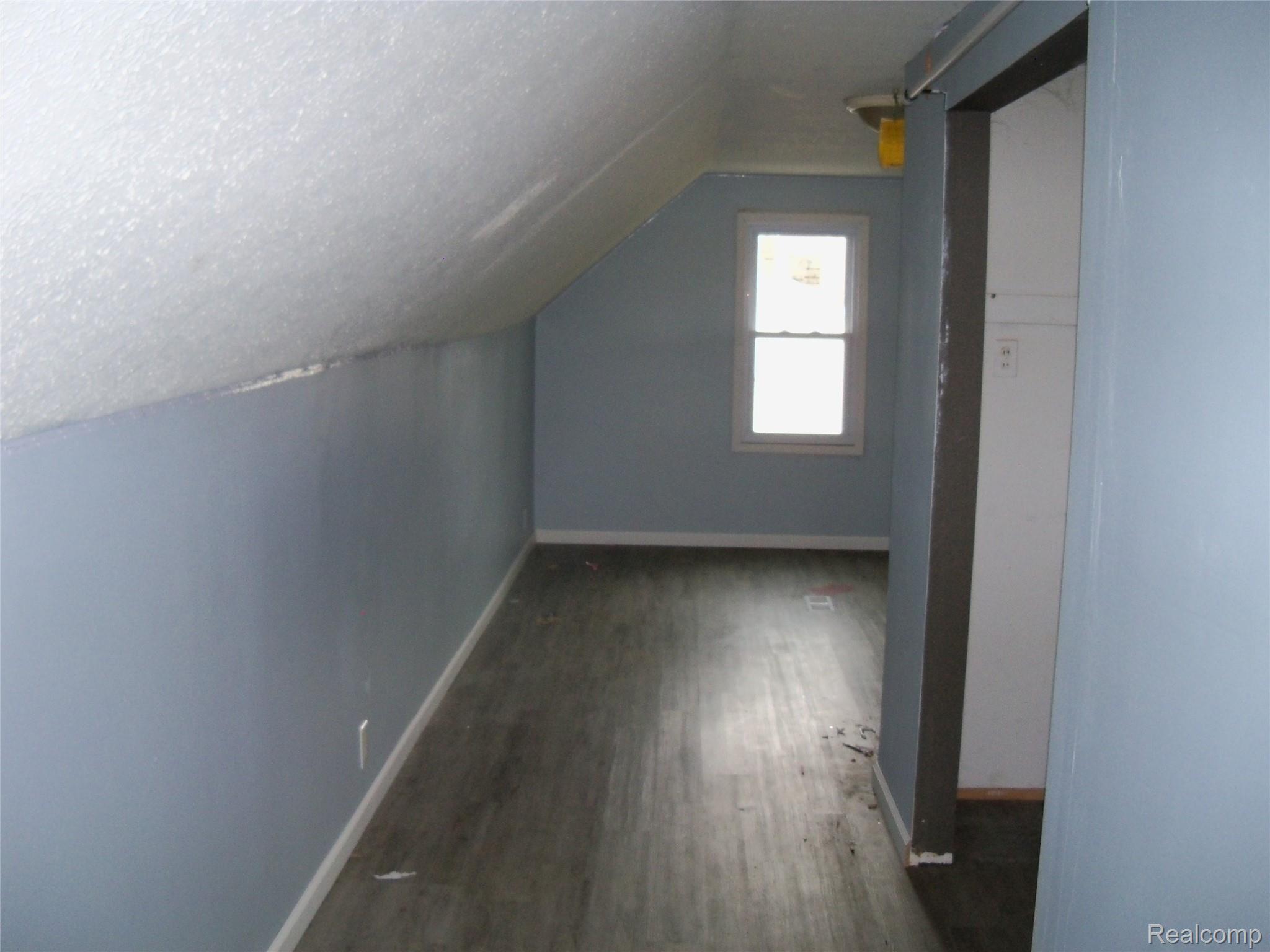 413 Hemphill Road Flint, MI 48507 - Photo 16 of 21 100_5467.JPG