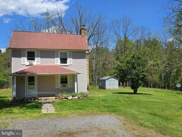 $2,350 | 7689 Leeds Manor Road, Marshall, VA 20115