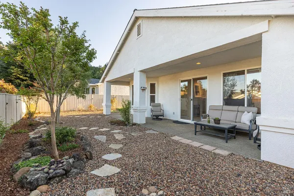 $539,500 | 274 Red Mountain Drive, Cloverdale, CA 95425