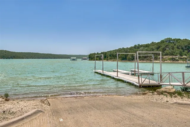 a view of an outdoor space