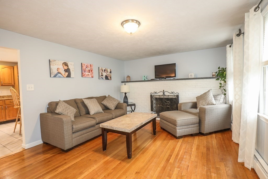 30 Dexter Avenue Dracut, MA 01826 - Photo 3 of 30