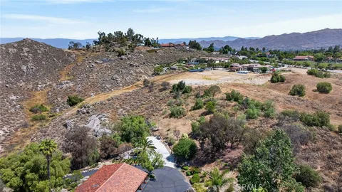 $2,600,000 | 6355 Cresthaven Drive, Riverside, CA 92506