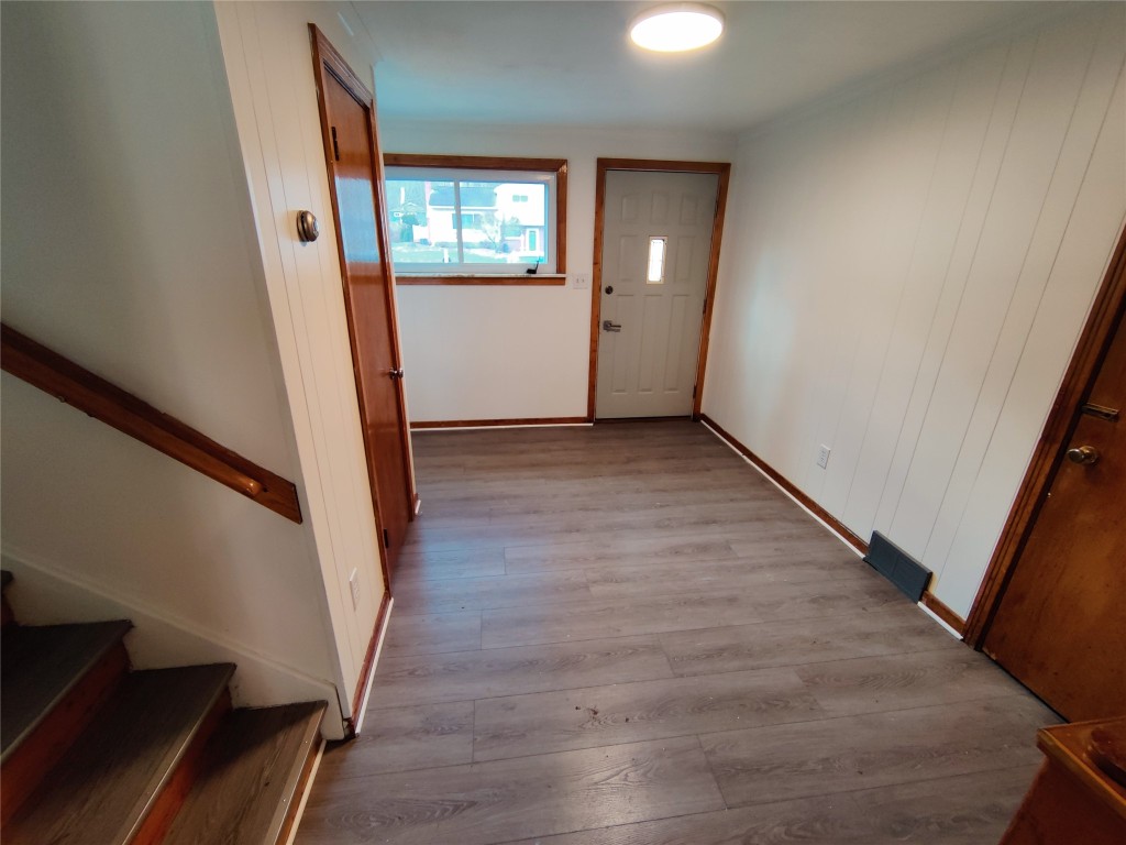 809 Murray Hill Road Vestal, NY 13850 - Photo 4 of 20