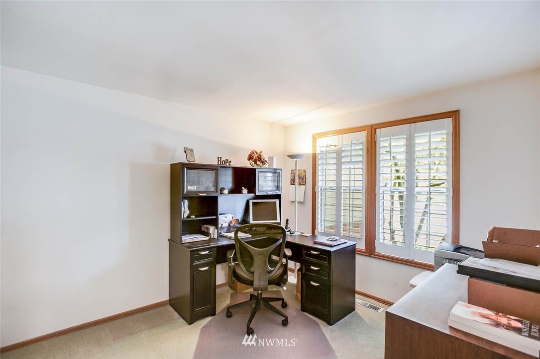 13836 Southeast 158th Street Renton, WA 98058 - Photo 11 of 25 Gallery Image 11