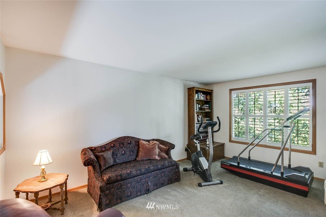 13836 Southeast 158th Street Renton, WA 98058 - Photo 14 of 25 Gallery Image 14