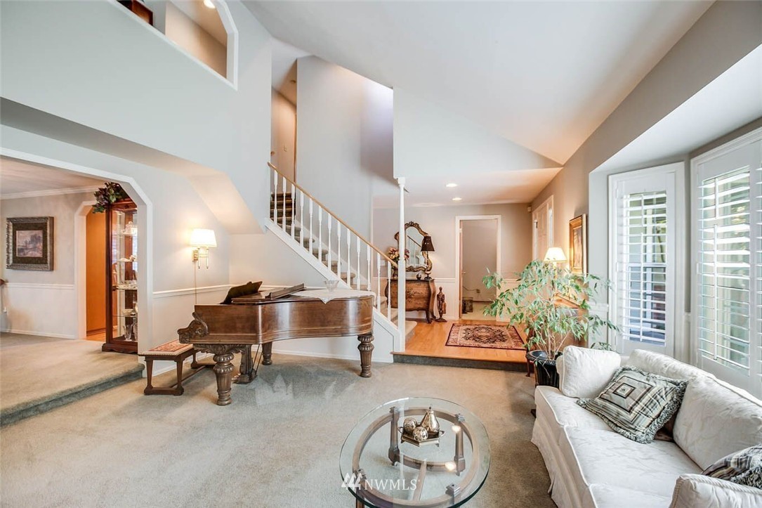 13836 Southeast 158th Street Renton, WA 98058 - Photo 4 of 25 Gallery Image 4