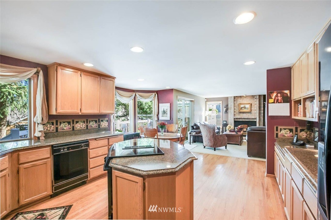 13836 Southeast 158th Street Renton, WA 98058 - Photo 7 of 25 Gallery Image 7