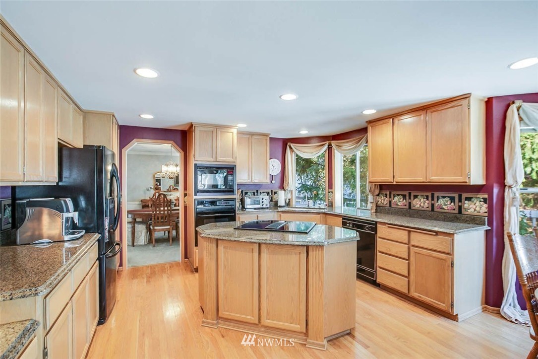 13836 Southeast 158th Street Renton, WA 98058 - Photo 8 of 25 Gallery Image 8